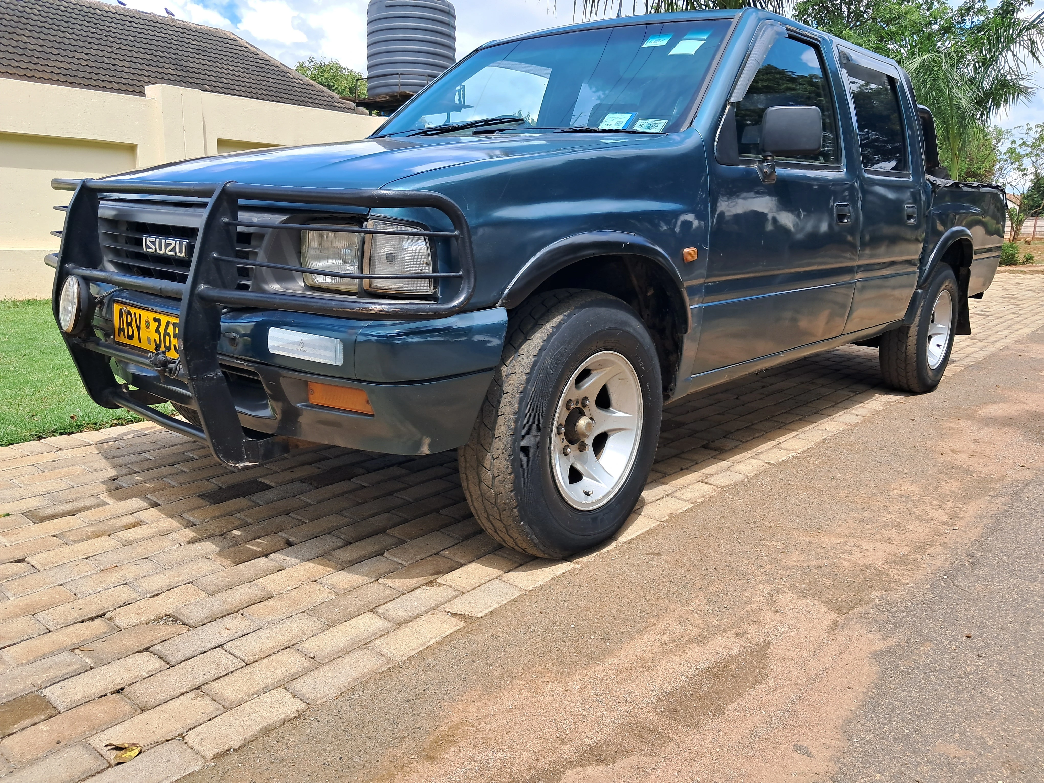 ISUZU KB280D Double Cab