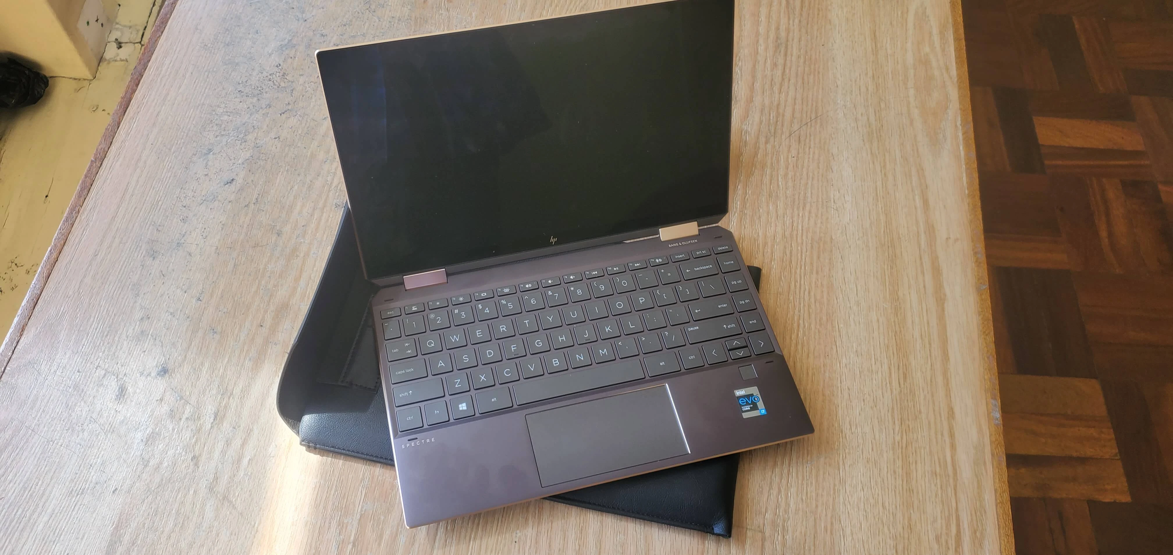 HP Spectre x360 Convertible 13t aw200