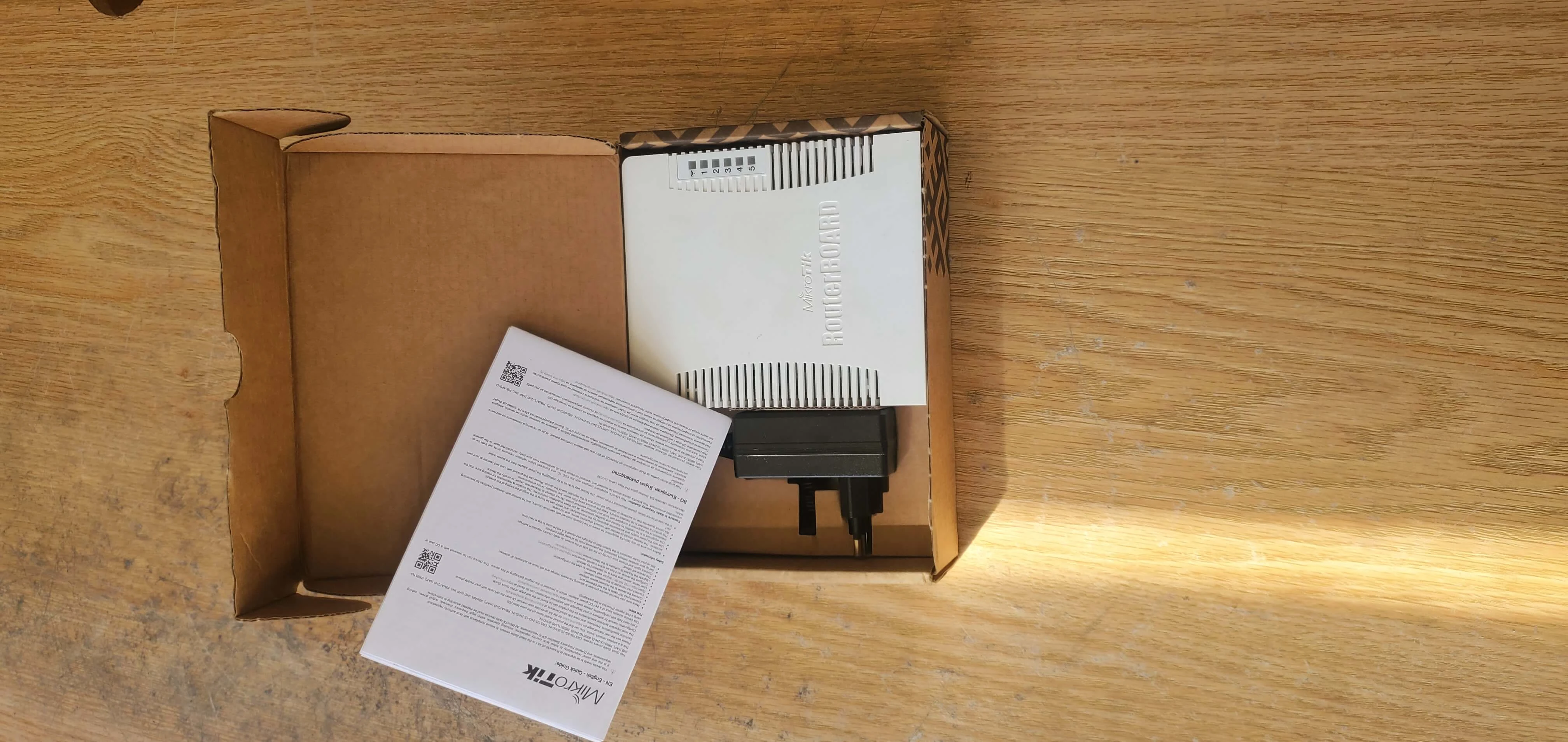 MikroTik RB951Ui-2HnD Indoor Wireless Router