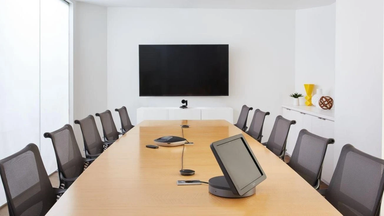 INTERACTIVE BOARDS FOR CLASS AND BOARDROOM