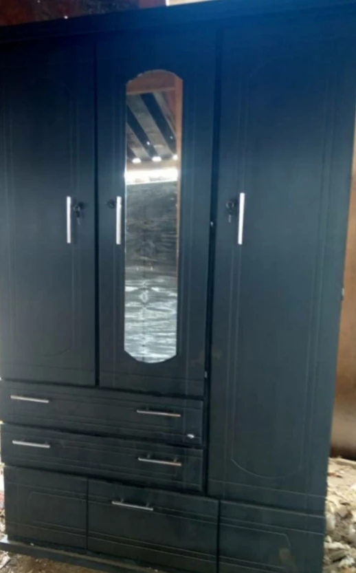 3 doors wardrobes