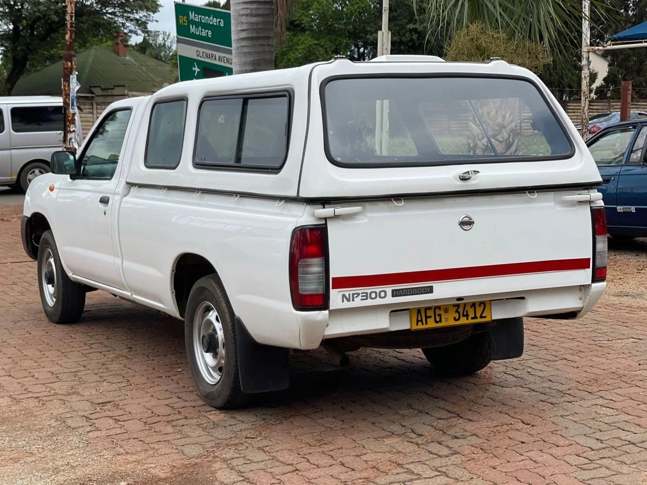 Nissan NP300