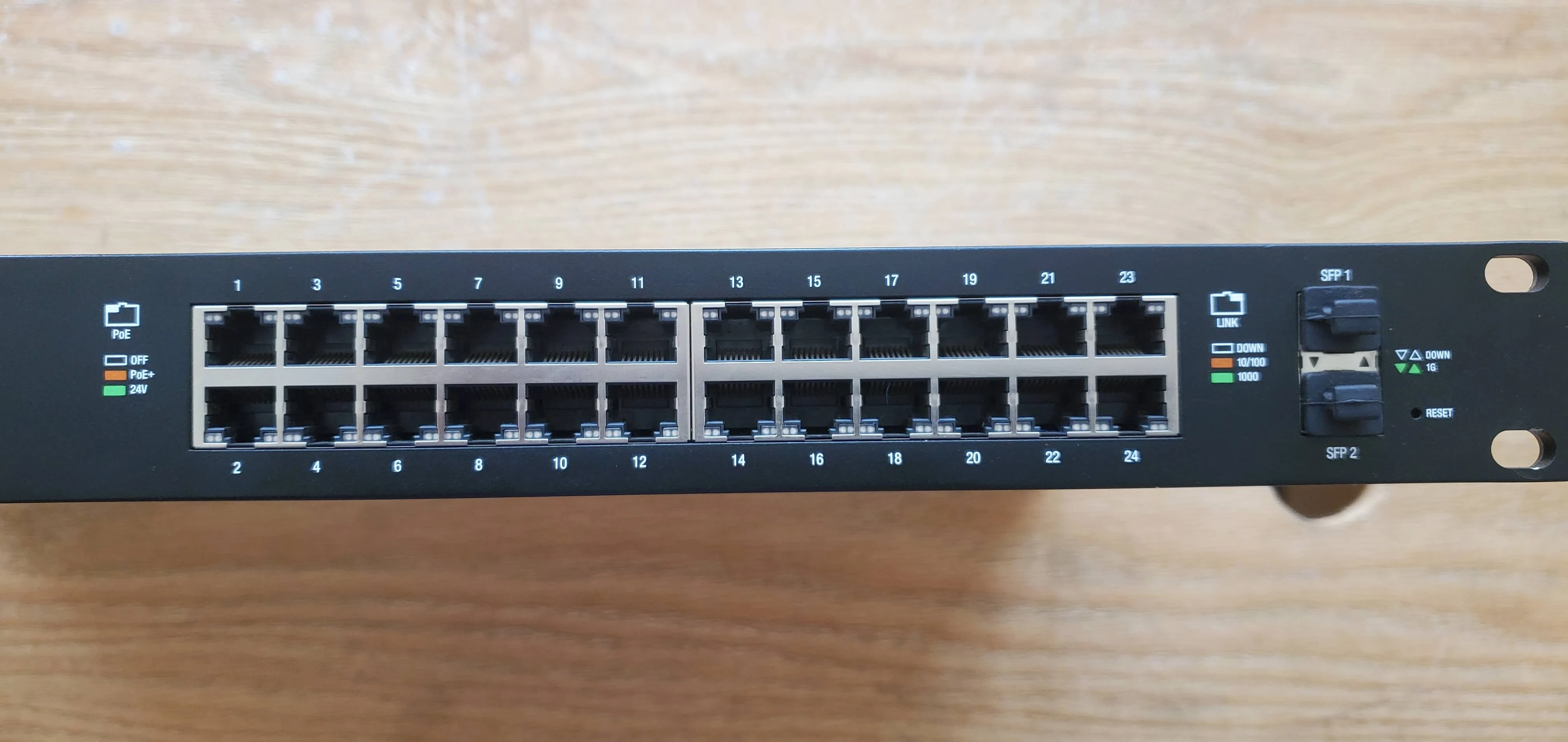 Ubiquit EdgeSwitch Layer 2/3, PoE switch with (24) Gigabit RJ45 ports, (2) SFP ports