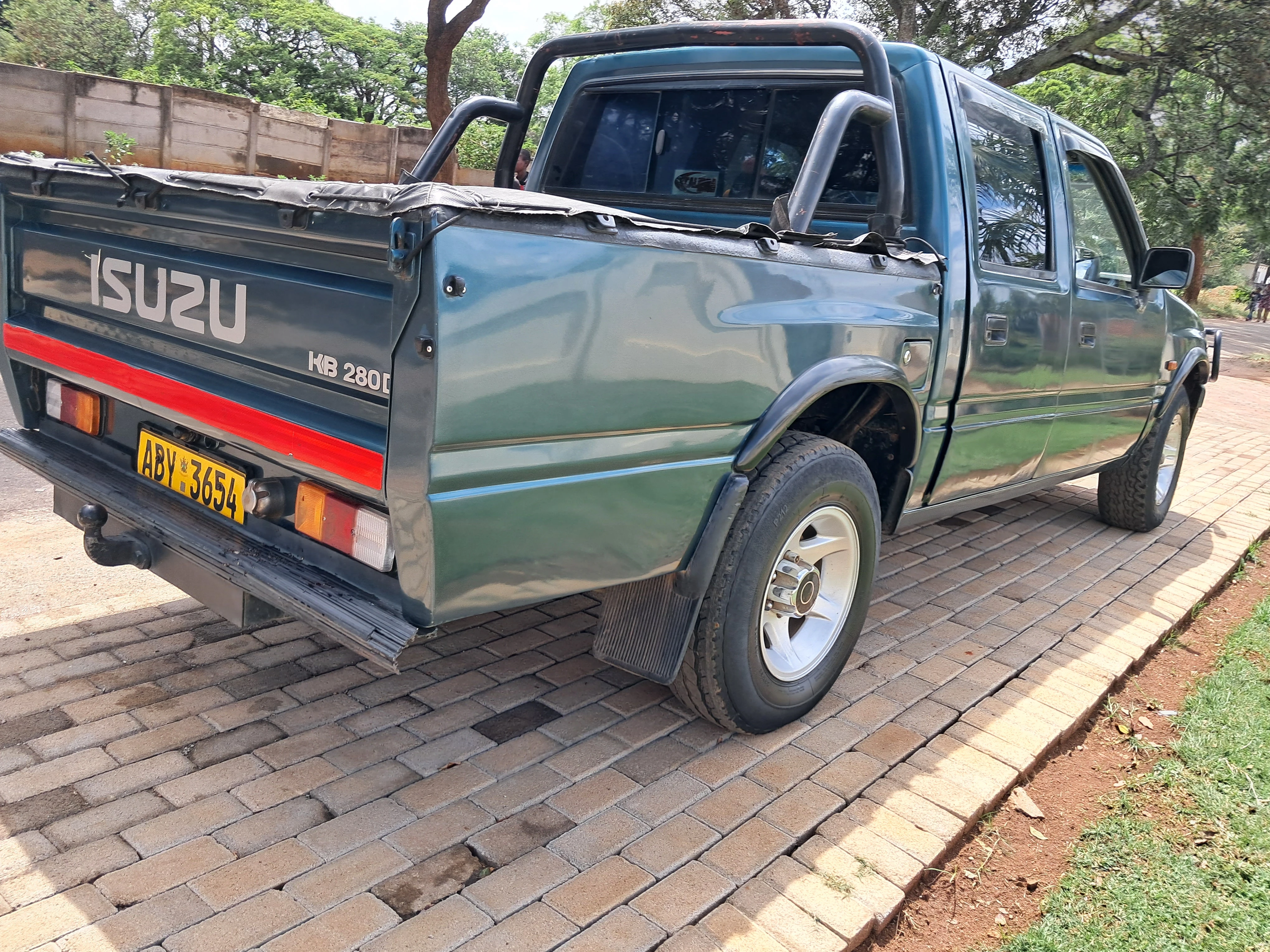 ISUZU KB280D Double Cab